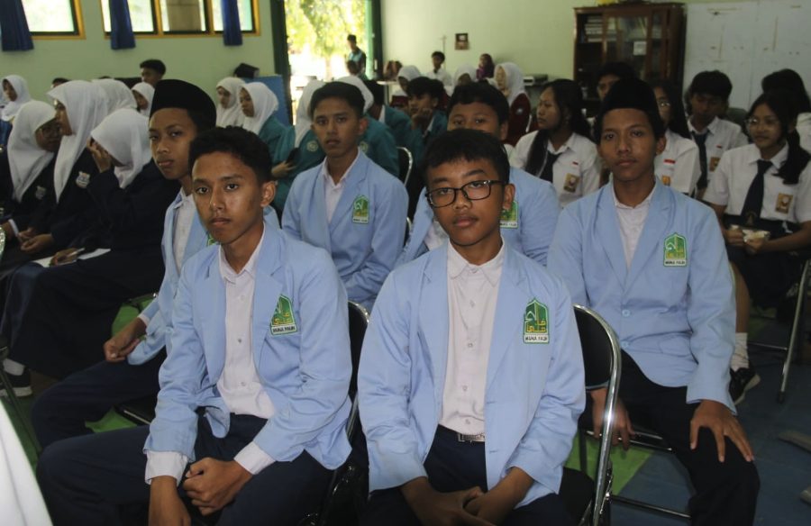 Diskusi antarpelajar lintas sekolah