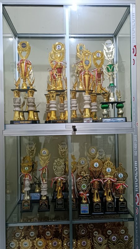 Trofi prestasi madrasah